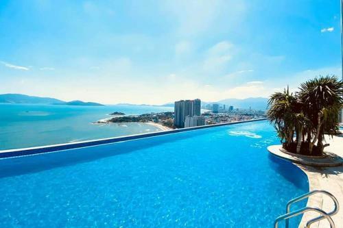 Scenia Bay Apartment With Seaview