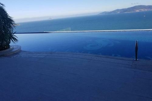 Scenia Bay Apartment With Seaview