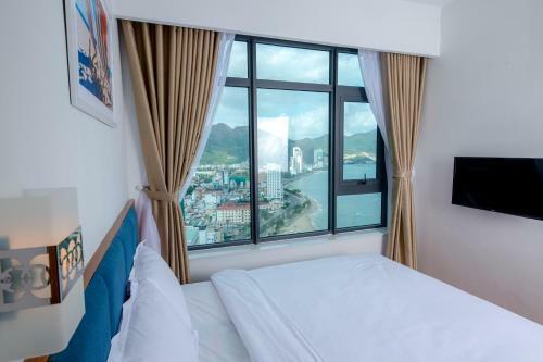 Sandy Gold - Oceanus Apartments