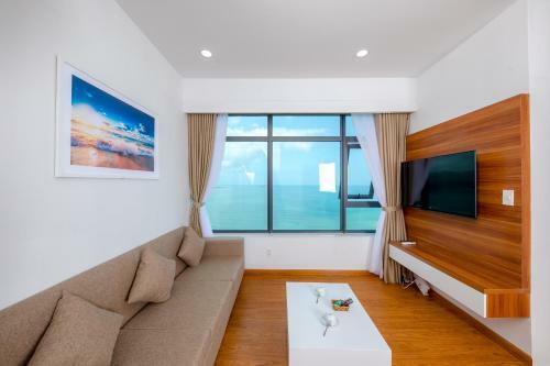 Sandy Gold - Oceanus Apartments