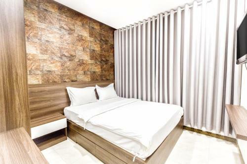 Sandy Gold - Oceanus Apartments