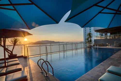 Two Bedrooms Apartment With Seaview, Highfloor