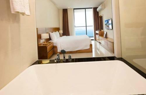 Two Bedrooms Apartment With Seaview, Highfloor