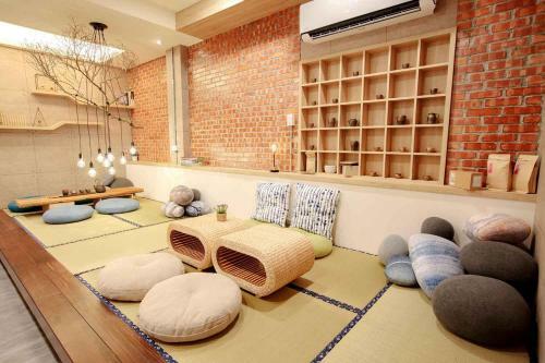 Bird Series Hostel