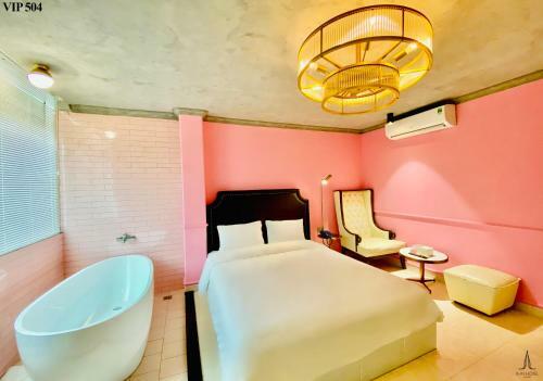A In Hotel Del Luna