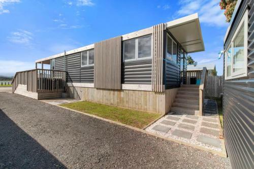 Sunset Seeker - Bowentown Holiday Home