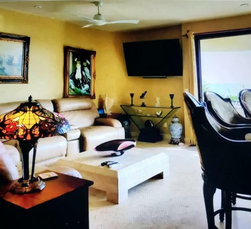 Villa Jaguar 1/1 Lux-1200sqft Ph- Incredible View - Must See!