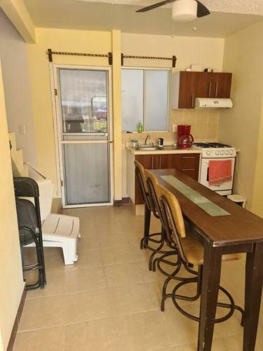 Hermosa Casa Con Alberca Y Jard�n By Dian