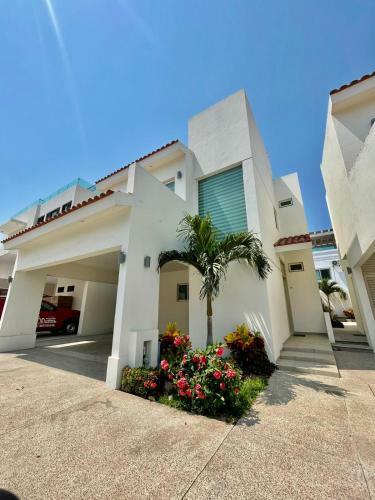 Casa Turquesa Pie De Playa Mazatlan (brujas)