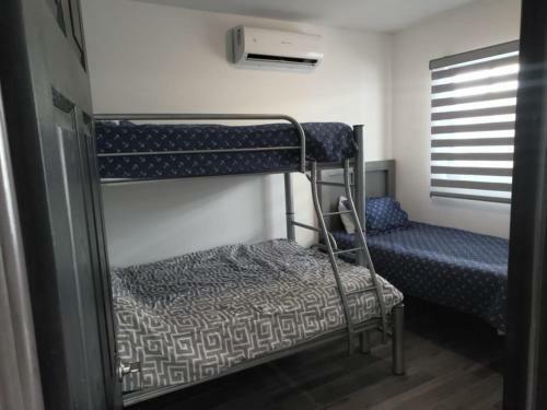 Bonita Casa Con Jacuzzi, Frente Al �rea Com�n