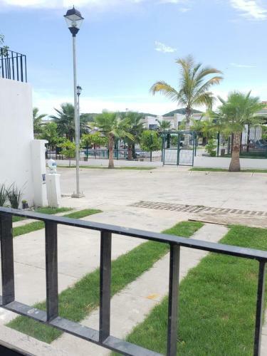Bonita Casa Con Jacuzzi, Frente Al �rea Com�n