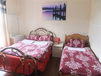 Hostal Heavenly Nights Guest House