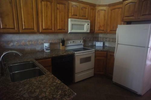 Casa Blanca 2br Cb 102 By Casago