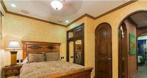 Esmeralda 3br Ea 102 By Casago
