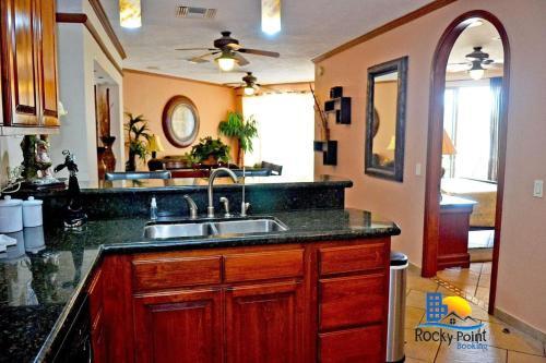 Apartamento Rocky Point Luxury Condo C203