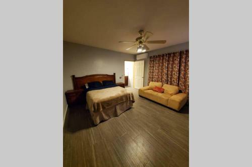 Family's 3 Bedroom's House