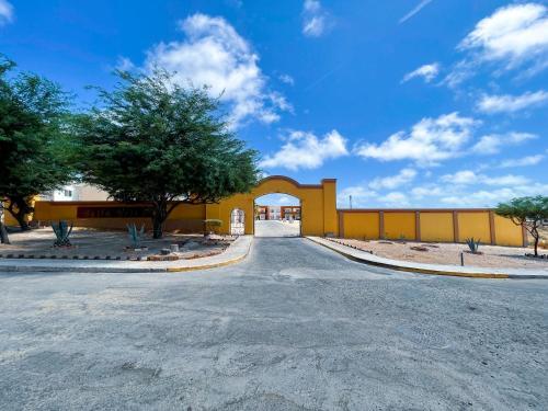 Gated 2br Apartment Near Sandy Beach