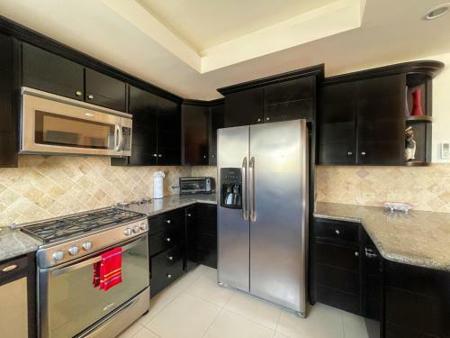 Gated 2br Apartment Near Sandy Beach
