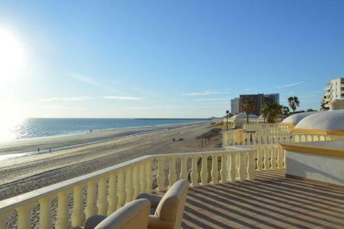 Gorgeous Beachfront Villa Rocky Point, Sandy Beach