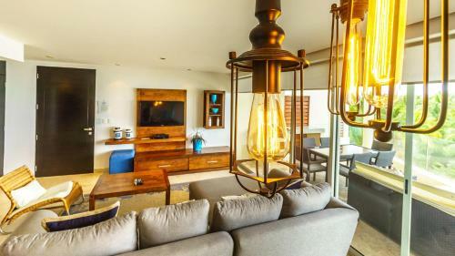 Embassy Penthouse Beachfront At The Elements By Bric