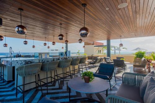 Apartamento Location!! - 2 Bdr - Luxury Rooftop - Sea Views - Pool - (Sng)