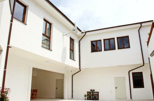 Hostal Catalleya Haus