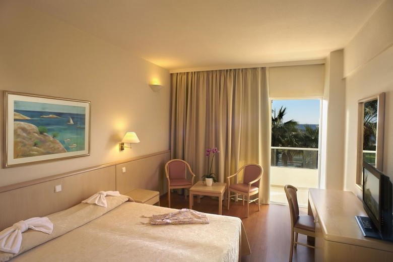 Hotel Blue Sea Beach Resort