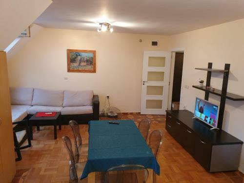 Malavi Square Top Center Apartment! Comfort&clean!