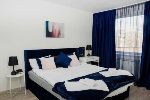 Super Luxurious & Spacious Designer Apartment.