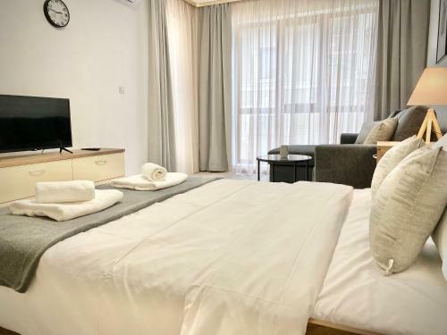 Top Location Apartment With 2bath & Parking For 6 Guests