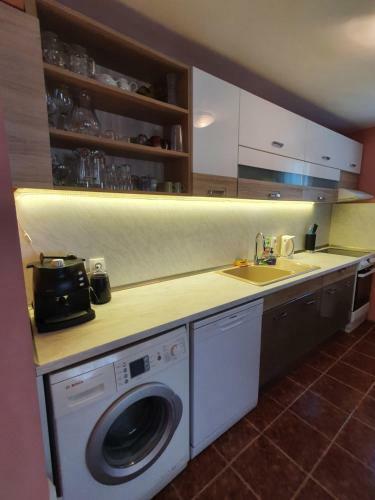 Hostal Velina House