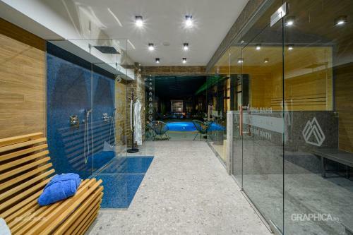 103 Alpine Hotel