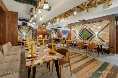 103 Alpine Hotel