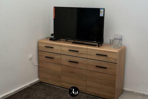 Hostal R34 Guest House