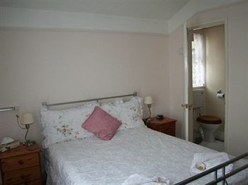 Hostal The Haldon Guest House