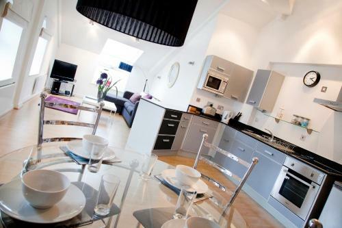 Nightspace: Regent House Apartments