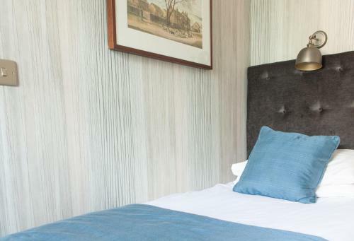 Ascot House Hotel