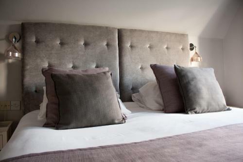 Ascot House Hotel