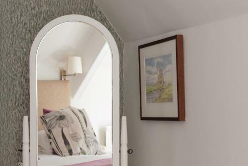 Ascot House Hotel