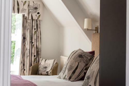 Ascot House Hotel