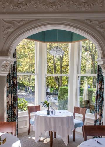 Ascot House Hotel