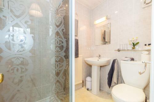 Hostal Ashwood House