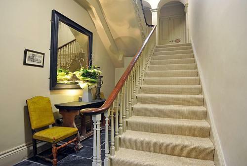 Royal Parade Apartments