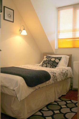 Hostal White House View Guest House