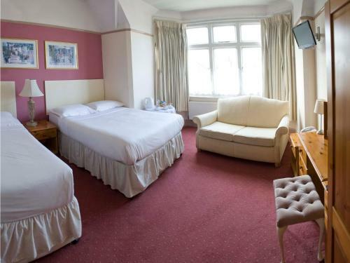 Tree Hotel At Iffley