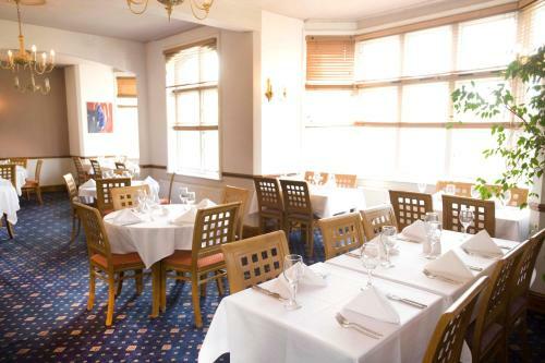 Tree Hotel At Iffley