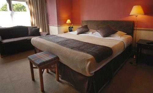 Tree Hotel At Iffley