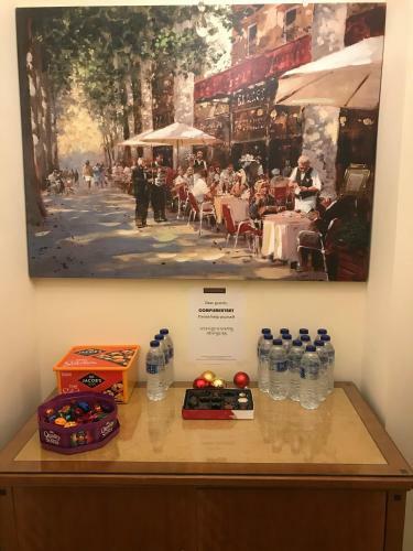 Eurobar Cafe & Hotel - B&B