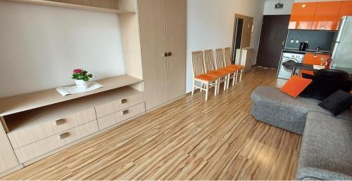 Apartamento ?????? ??? 4-? ??????? ? ?-?? ?????? 70 ?????? ?? ?????