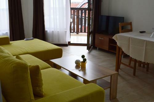 Aquamarine Apartments